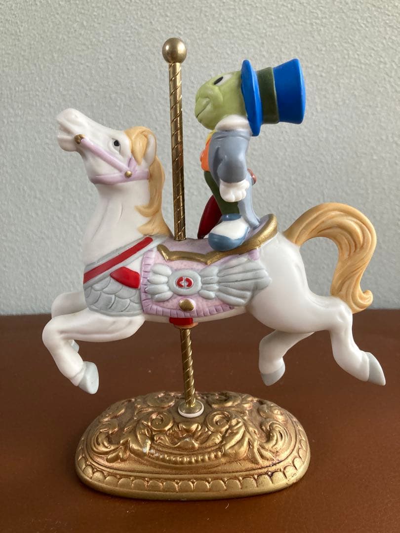 ピノキオ メリーゴーランド 置物