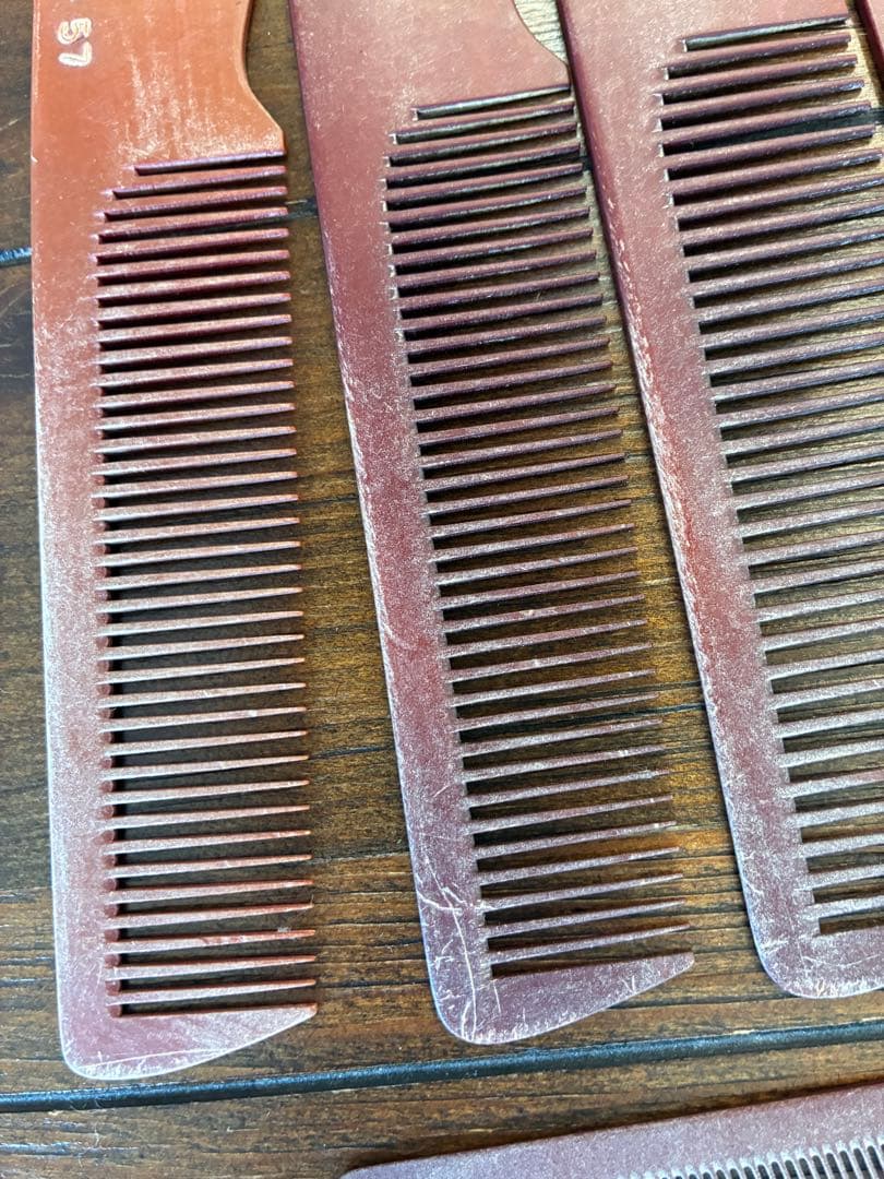 ★ジャンク★プロ用理容櫛11本(信山コーム、大洋コーム.その他)