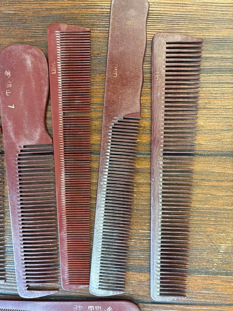 ★ジャンク★プロ用理容櫛11本(信山コーム、大洋コーム.その他)