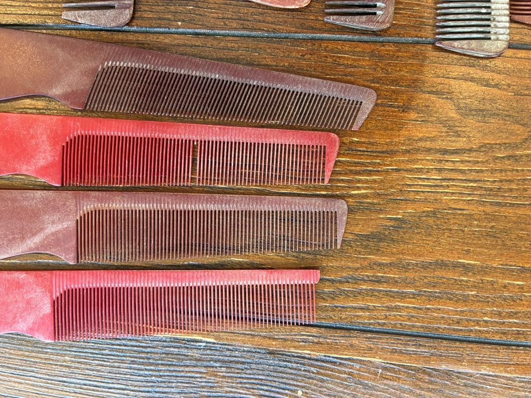 ★ジャンク★プロ用理容櫛11本(信山コーム、大洋コーム.その他)