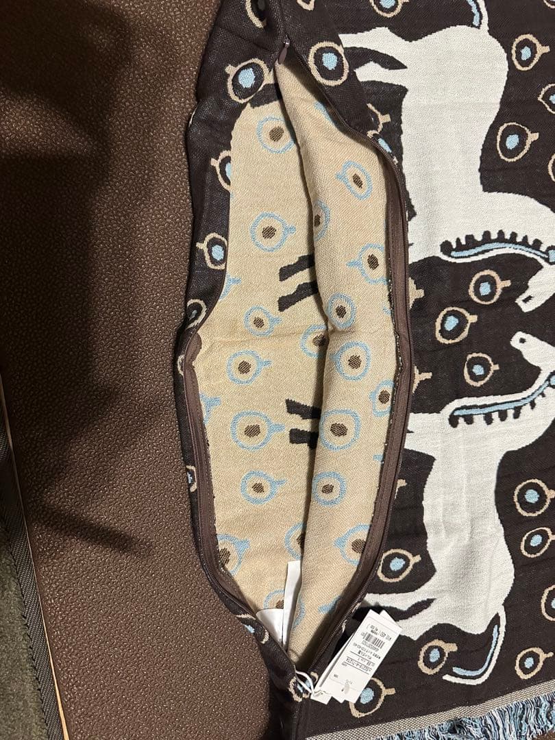 マリメッコ　ムスタタンマ　クッションカバー 新品タグつき