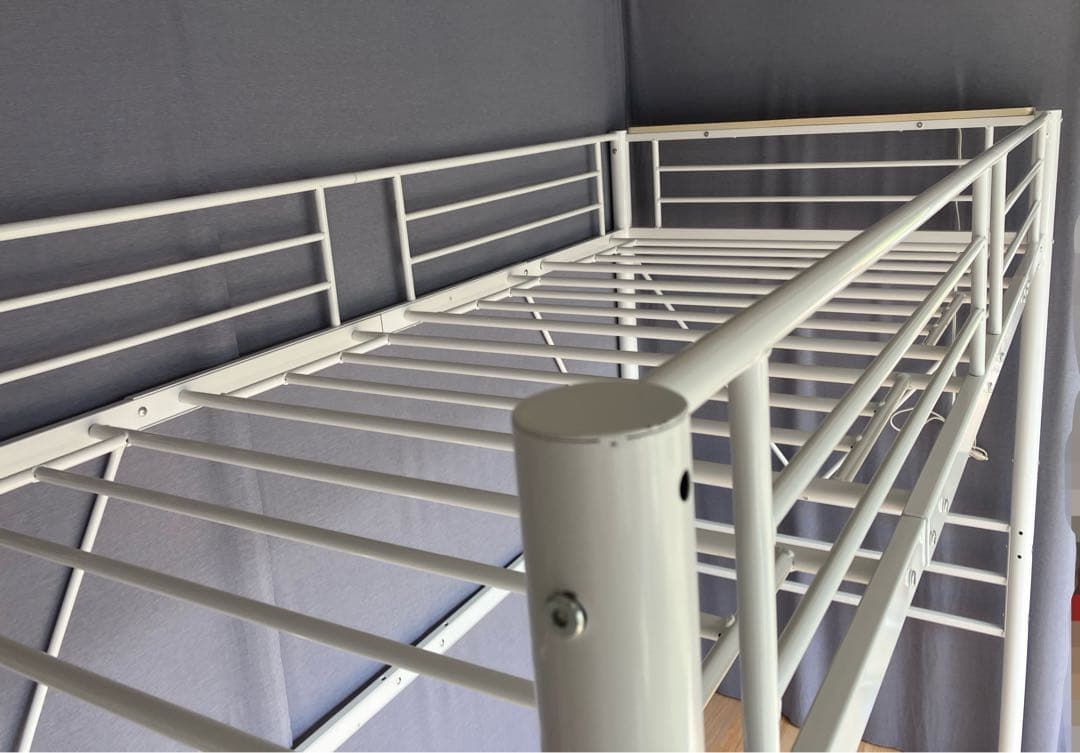 階段ロフトベッド 白 宮&コンセント付 軽自動車に積めます。