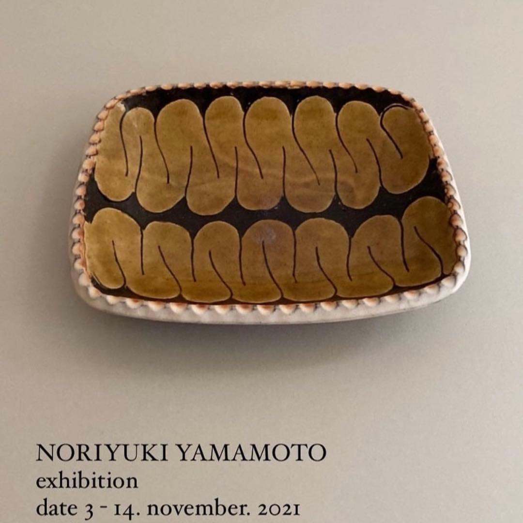 岩井窯山本教行黄釉掻落角皿新品未使用限定即完売釉薬貫入民藝出雲島根スリップウェア