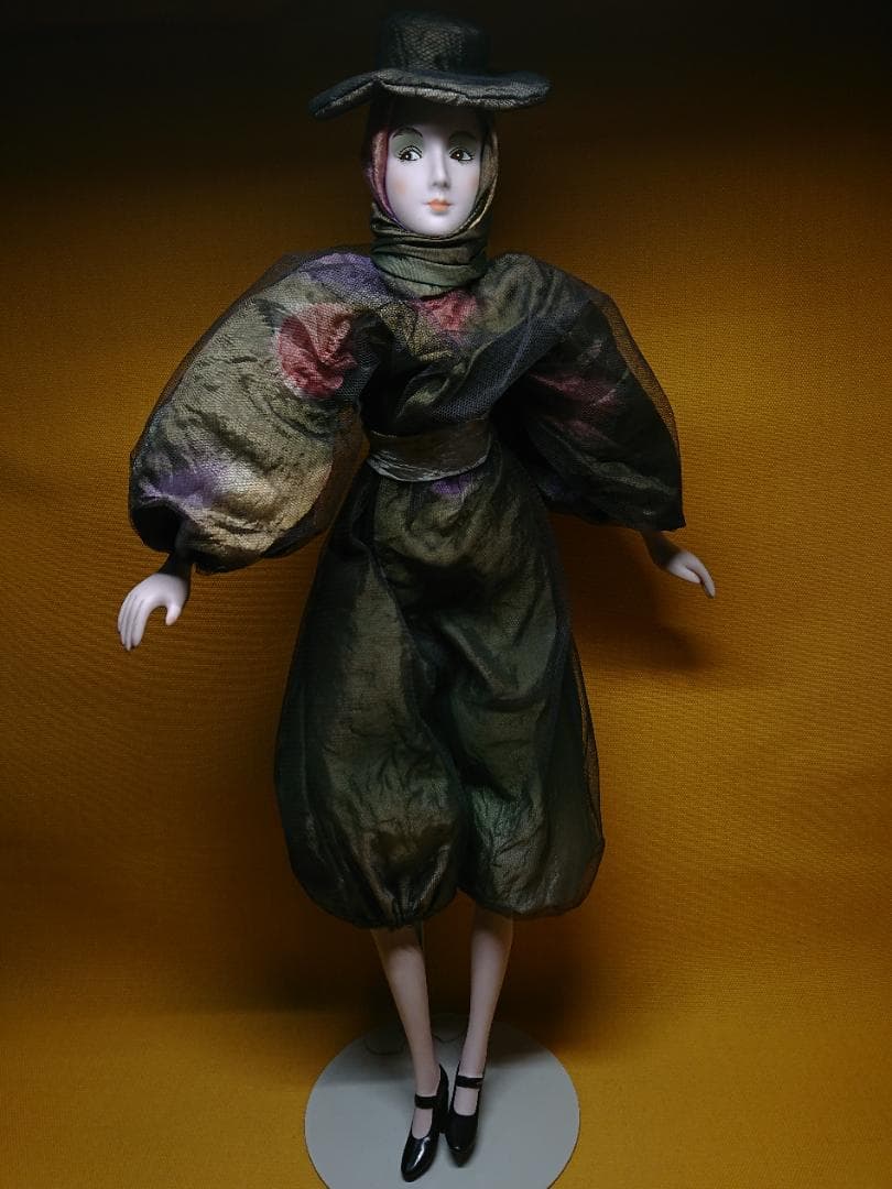 ビンテージ　人形　ドール　ヨーロッパ　置物　インテリア　工芸品　美術品A1000