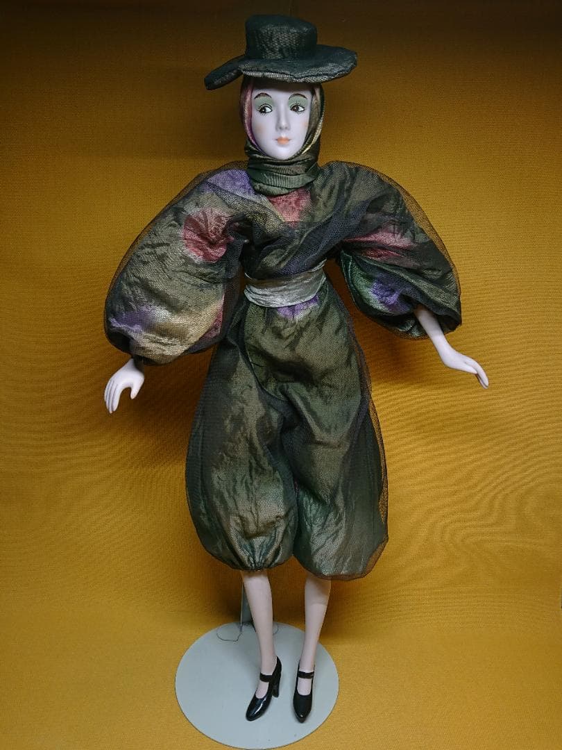 ビンテージ　人形　ドール　ヨーロッパ　置物　インテリア　工芸品　美術品A1000