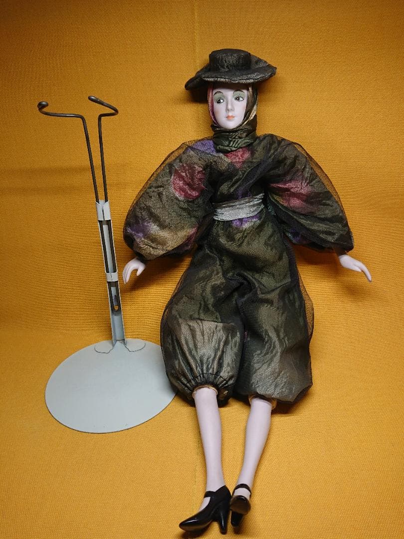 ビンテージ　人形　ドール　ヨーロッパ　置物　インテリア　工芸品　美術品A1000