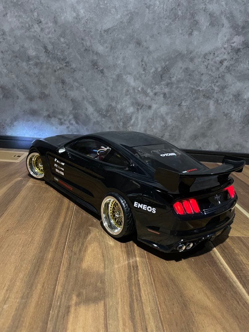 1/10【2台】マスタングGT4 新品ボディーと塗装済み(中古)ボディー LED