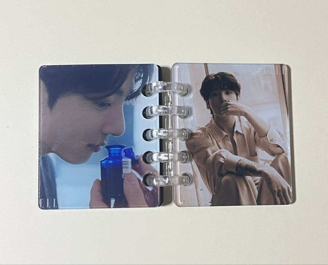BTS jungkook グク アクリルフォト アルバムキーホルダー - メルカリ