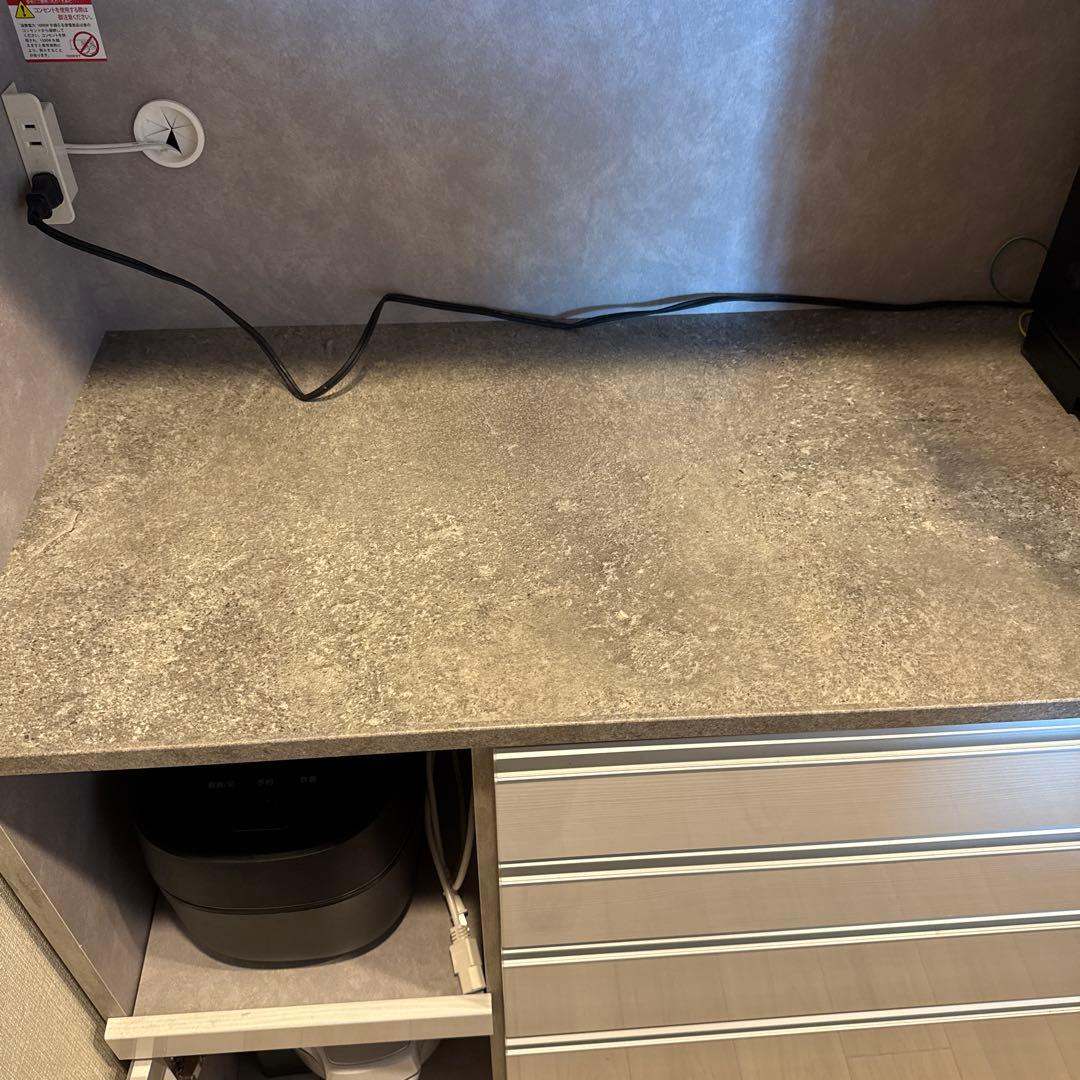 【本日最終日】使用1年のみ　松田家具ダイニングボード