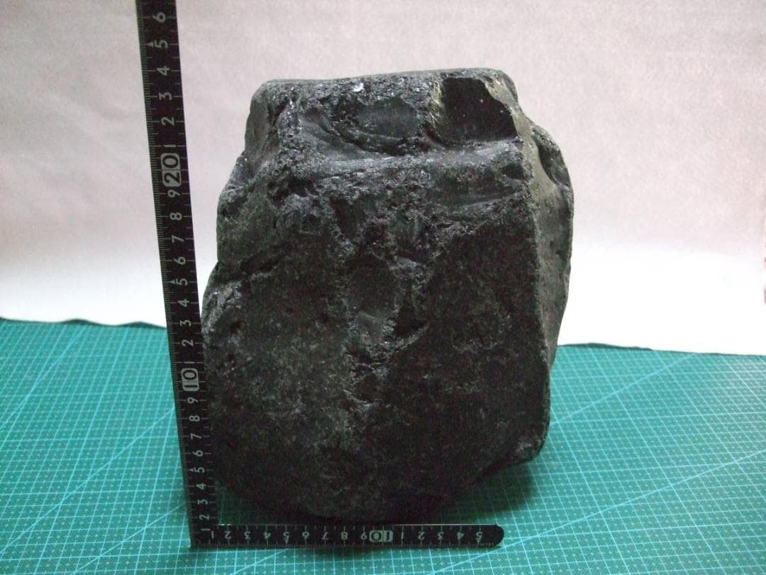 【特大・希少・入手困難】 黒曜石 / 十勝石 北海道産 原石 10.47kg