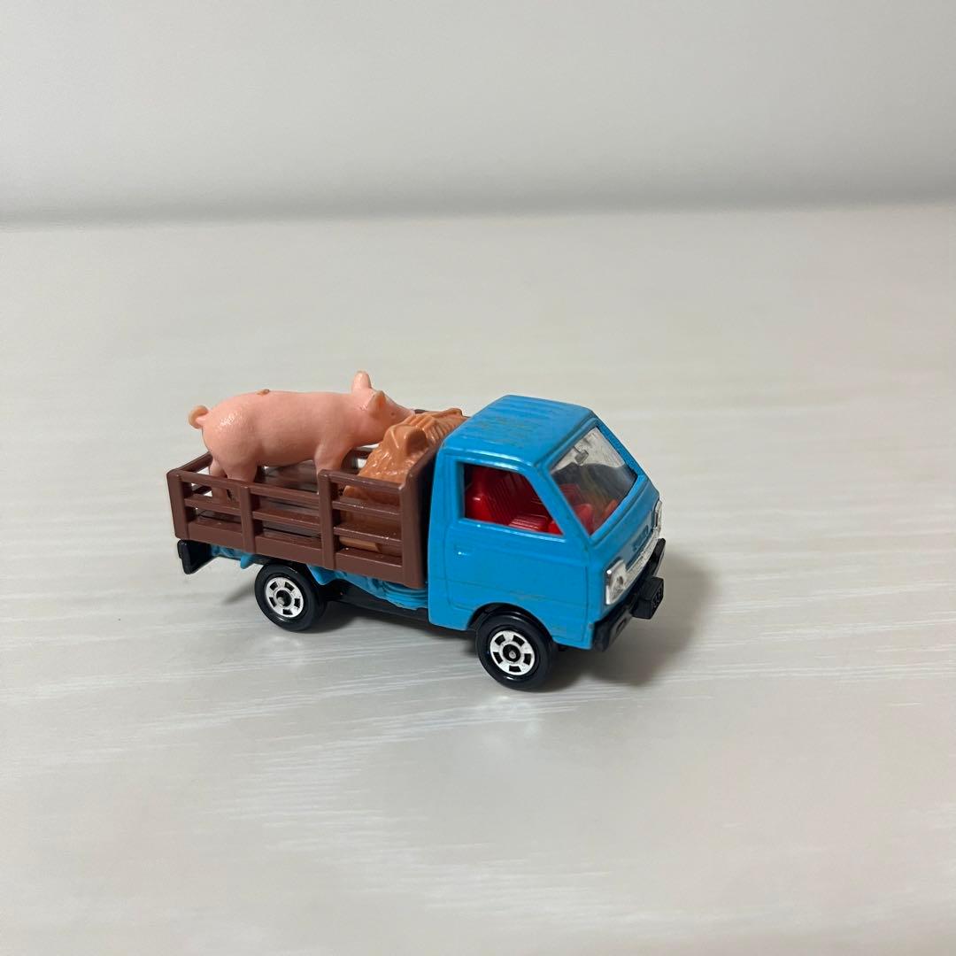 トミカ スズキ キャリー 家畜運搬車 日本製 ブタJAPAN表示あり - メルカリ