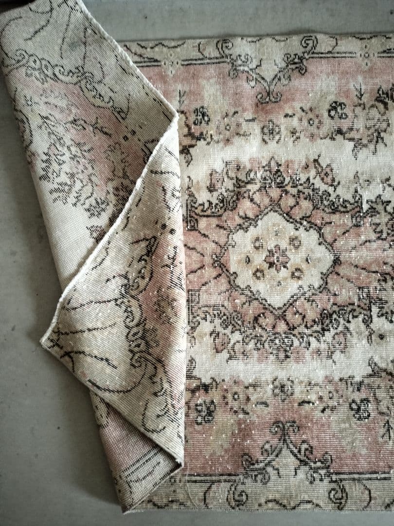 淡いカフェオレとくすみピンク ヴィンテージラグ 石田ゆり子さんNo.687