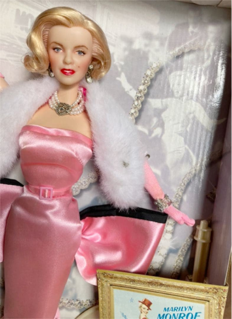 バービー マリリン カスタマイズドフェイスペイント&紳士は金髪がお好きのドレス