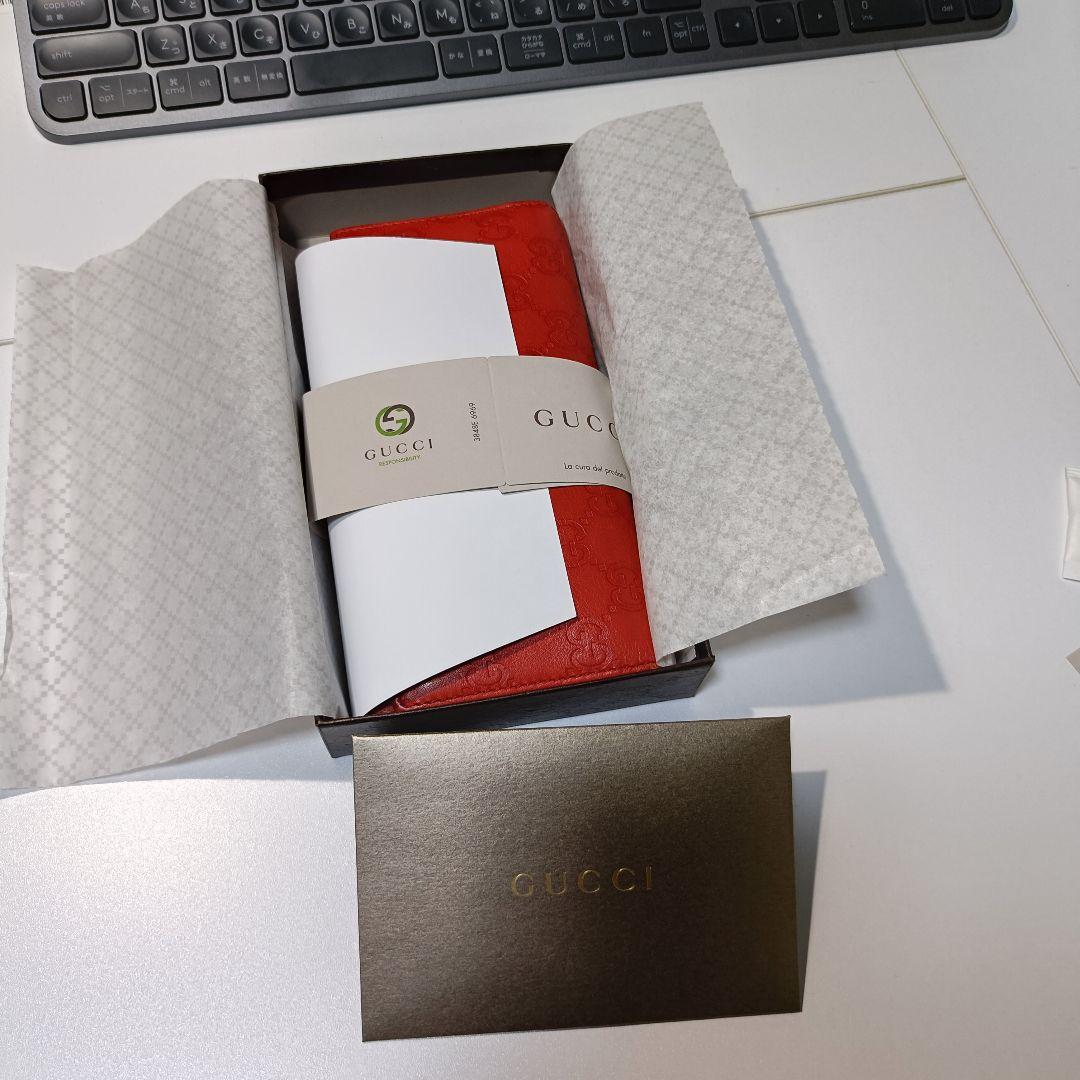 GUCCI グッチ長財布【未使用に近い】