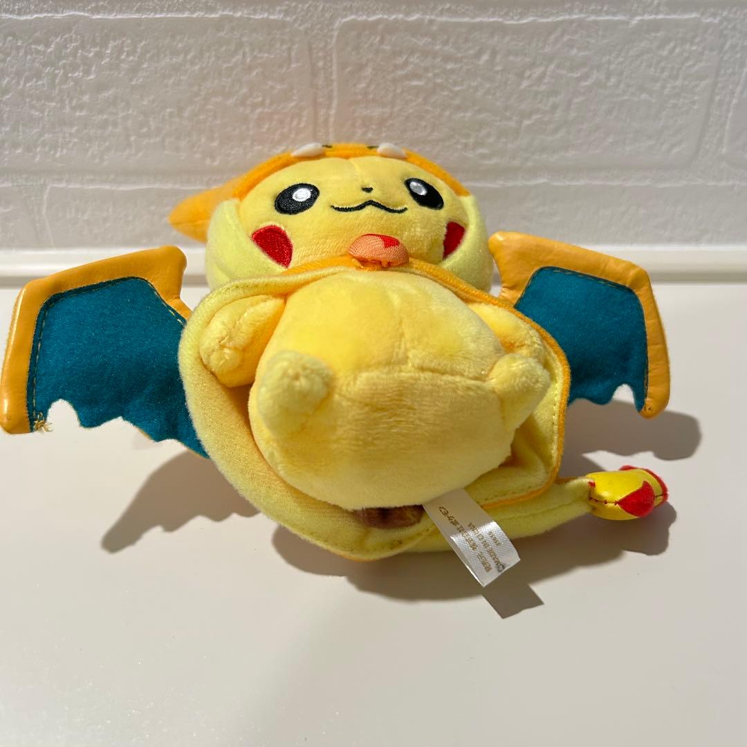 ポケモン メガリザードンYのポンチョを着たピカチュウ マスコット