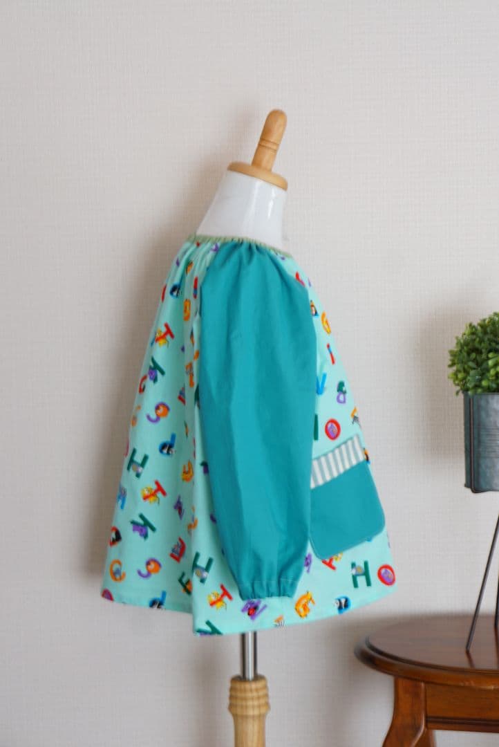 男の子　スモック　110 　緑　グリーン　動物　アルファベット　英字