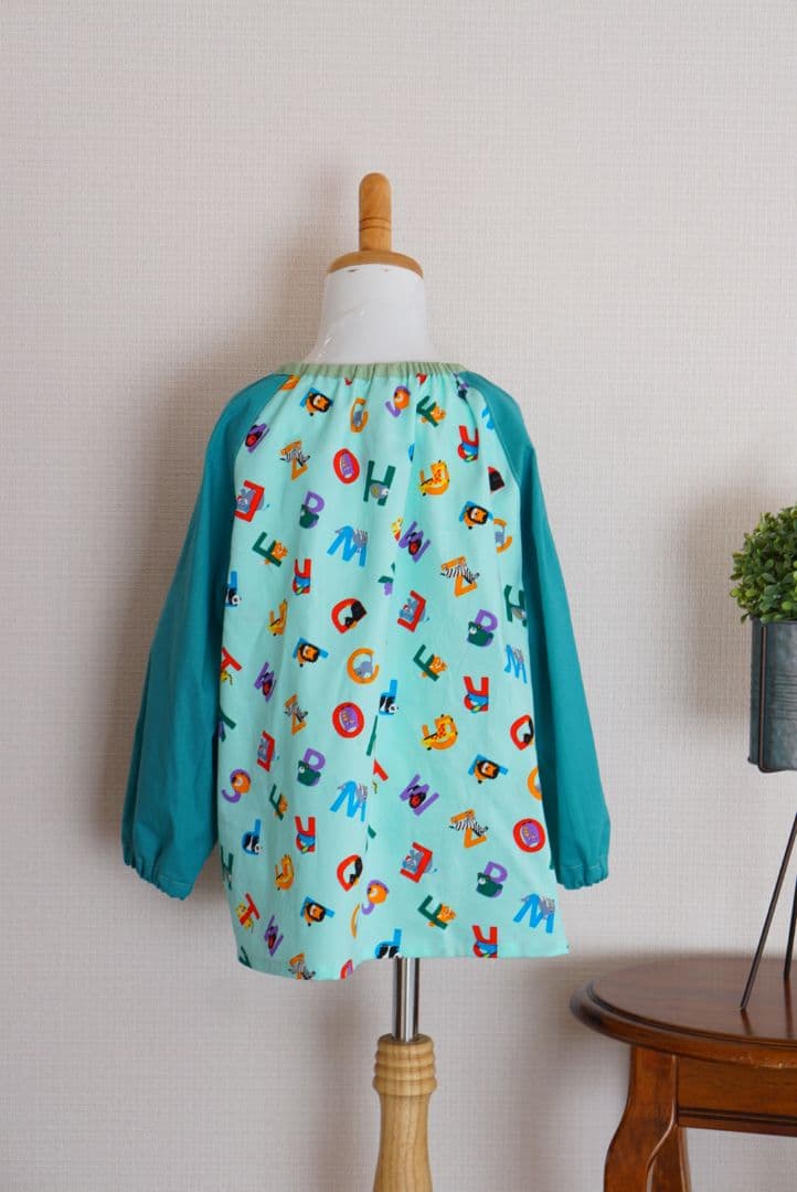 男の子　スモック　110 　緑　グリーン　動物　アルファベット　英字