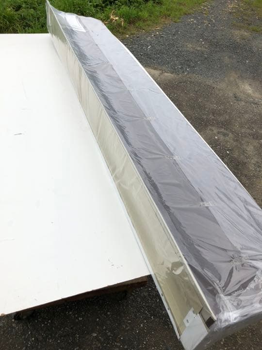 ユニエースひさしA型先付ガルバ鋼板