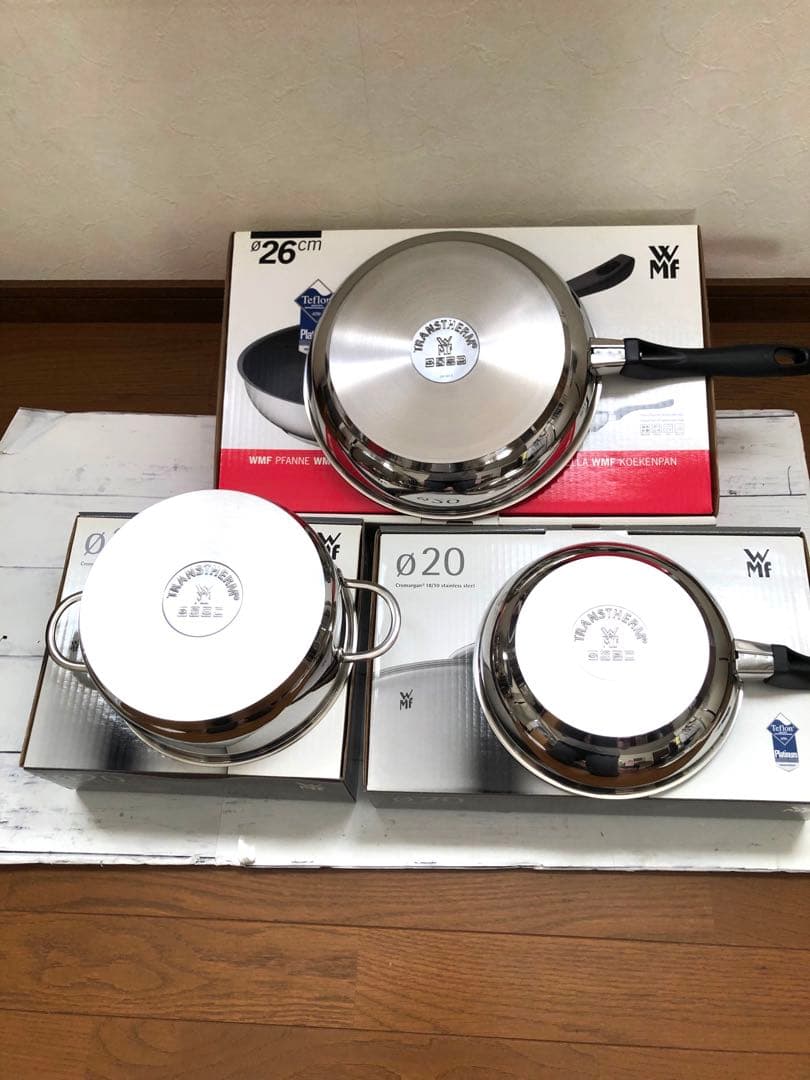WMFドイツ製高級フライパン26㎝ 20㎝、両手鍋20㎝ガラス蓋付き3点セット