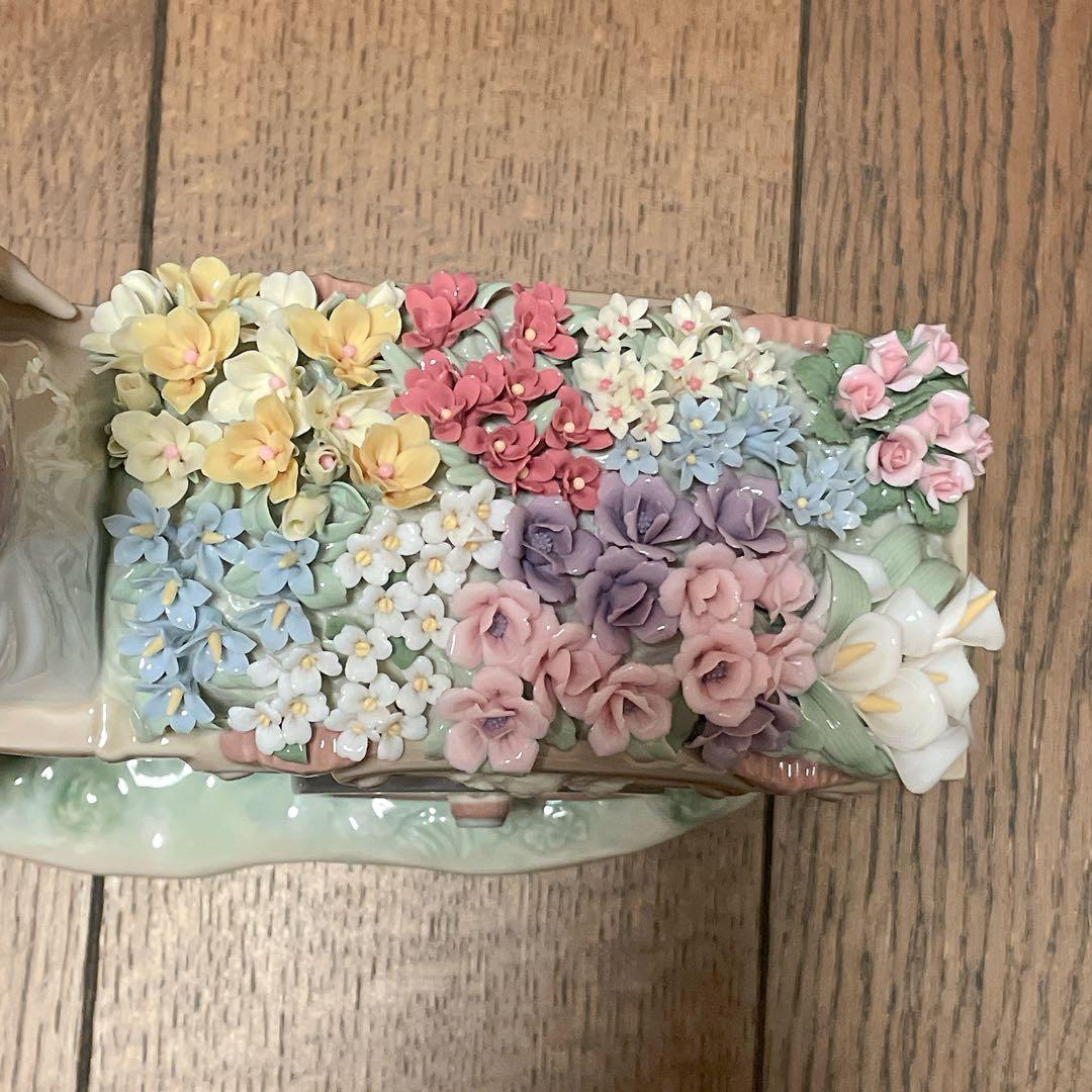 LLADRO リヤドロ　6521 可愛いお花屋さん