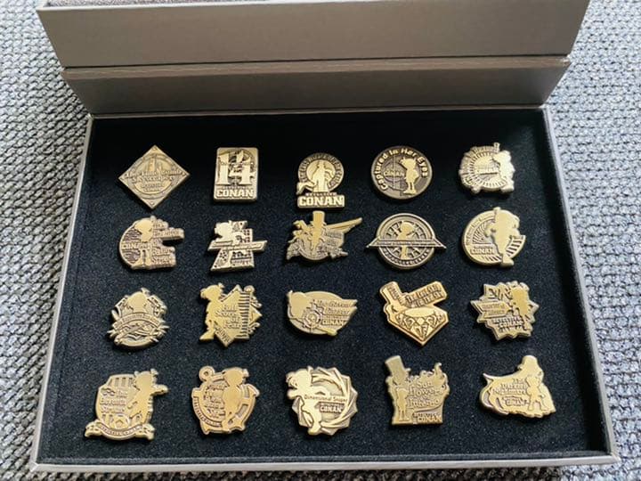 映画名探偵コナン20周年記念BOX ピンズ - メルカリ