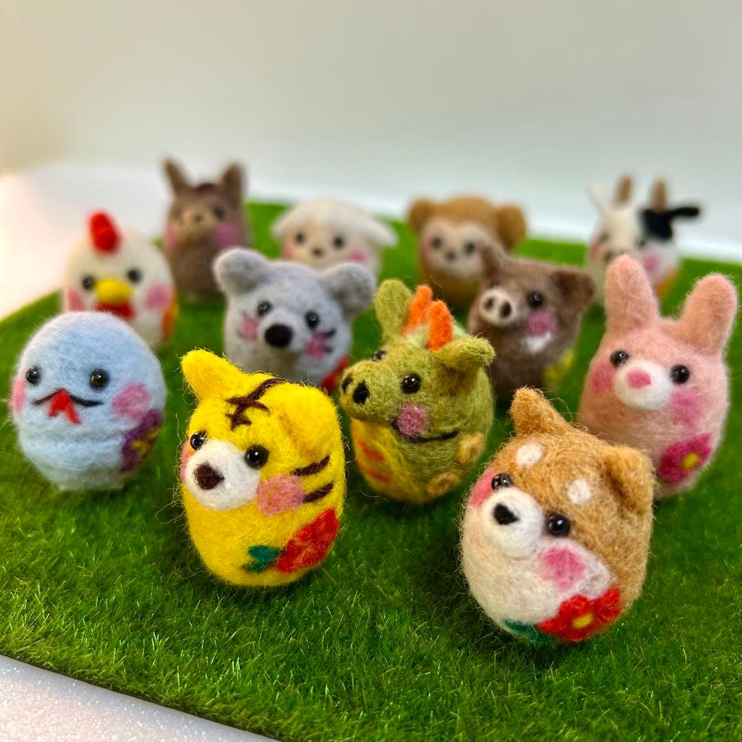 十二支干支段飾り 毎年使える干支置物（羊 毛フェルト）