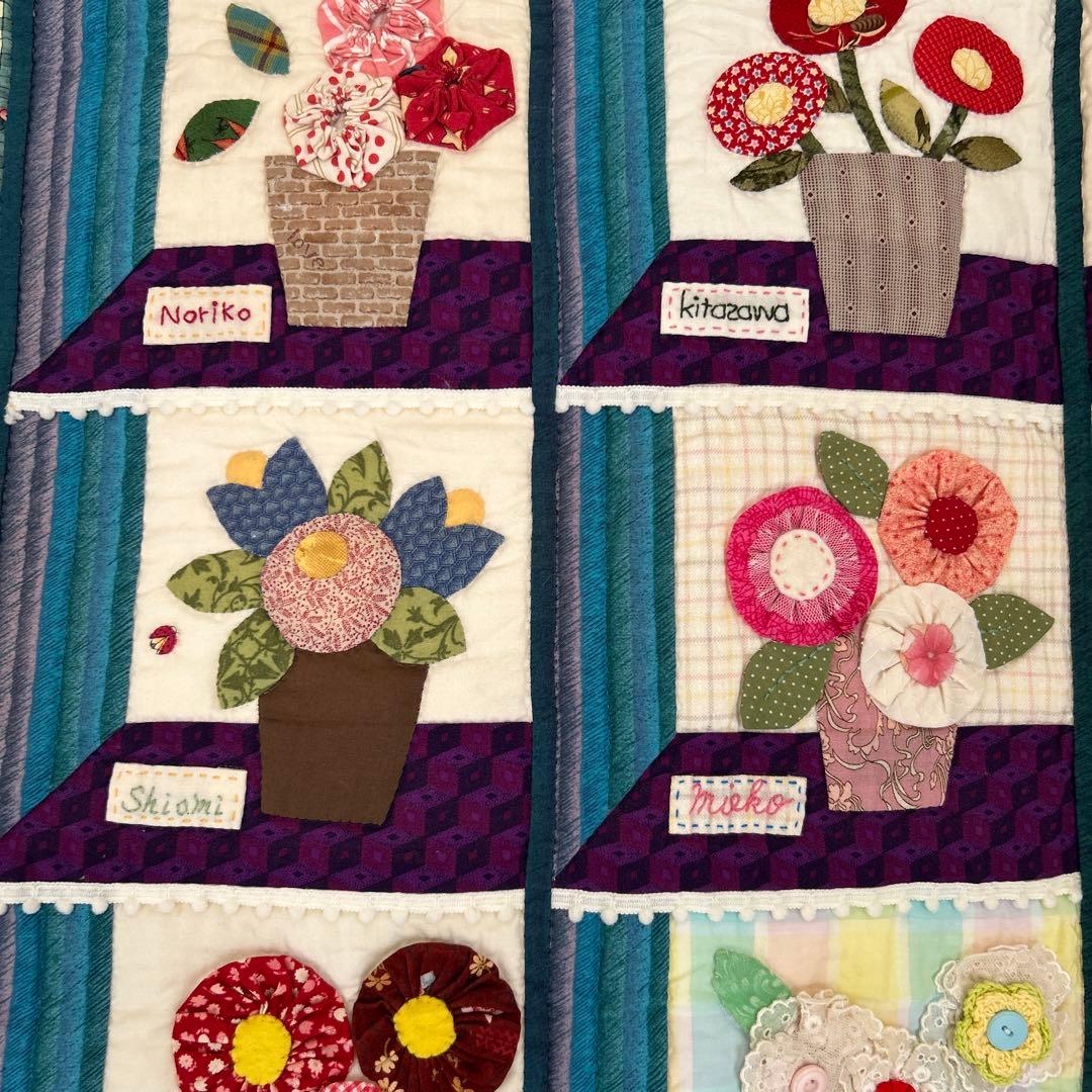 フラワーショップのフレンドシップキルト　パッチワークタペストリー