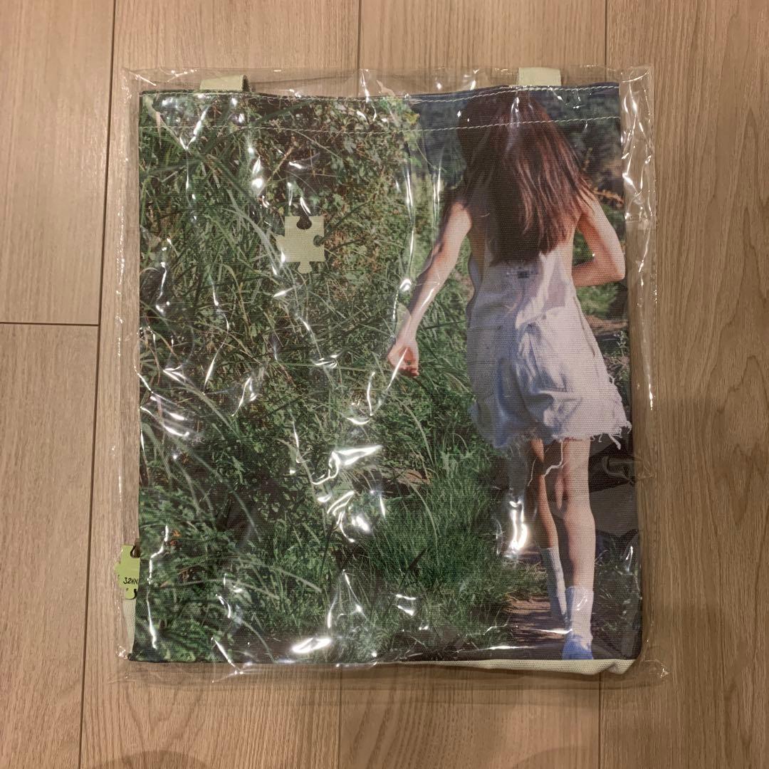 JENNIE 写真展 トートバッグ グリーン ジェニ BLACKPINK - メルカリ