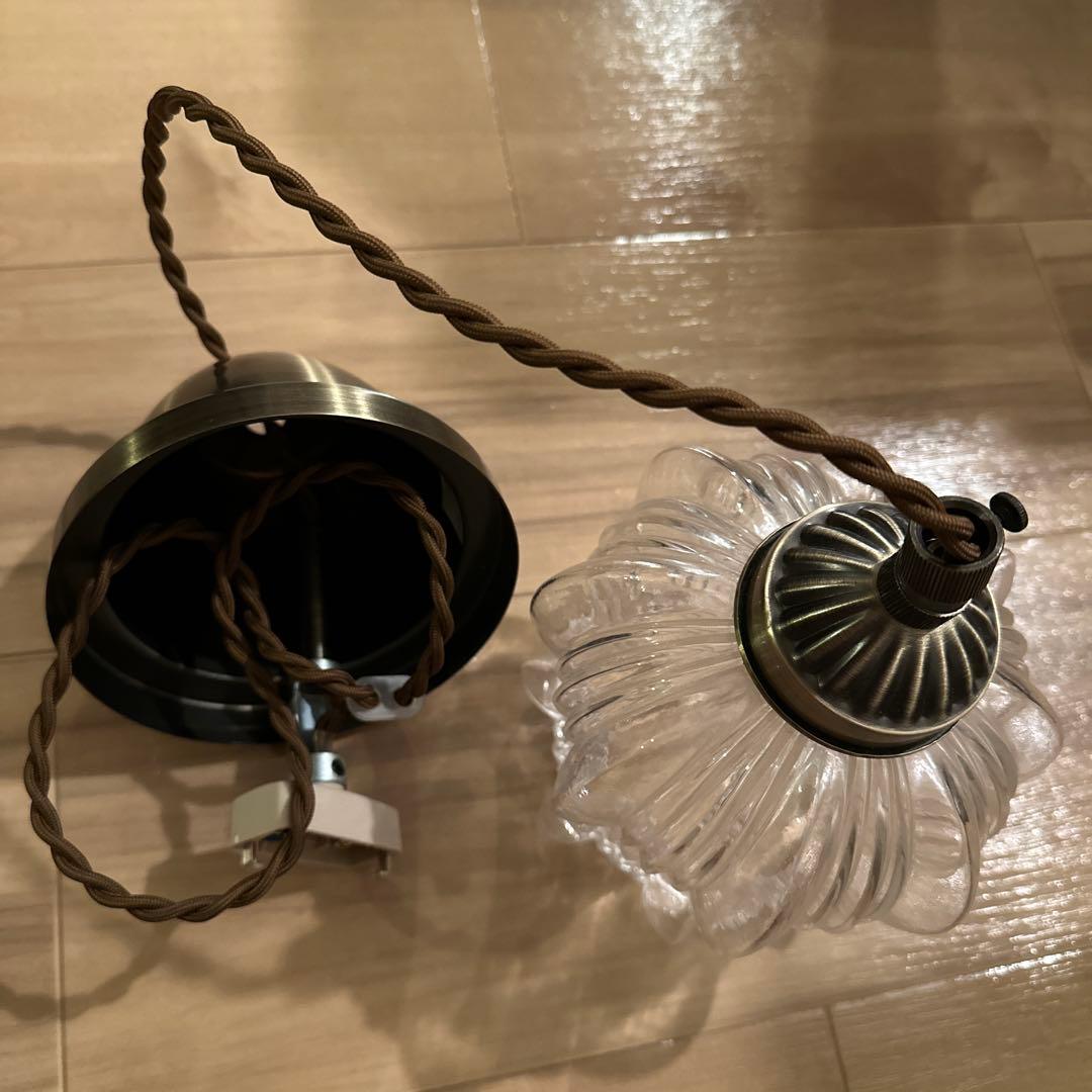 新品未使用フラワーシェイプ ペンダントライト