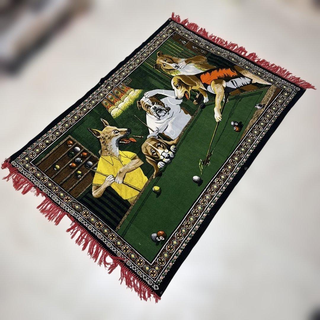 ビリヤードをする犬　壁掛け　タペストリー　94x143