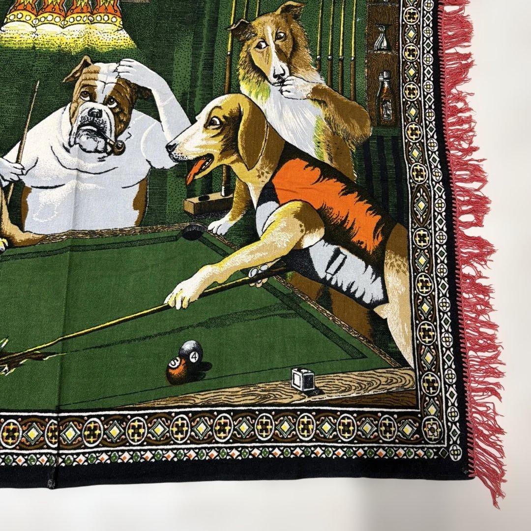 ビリヤードをする犬　壁掛け　タペストリー　94x143