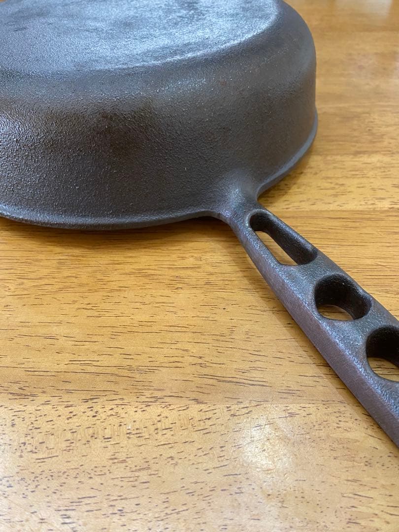 おもいのフライパン　24cm 深型　鋳鉄
