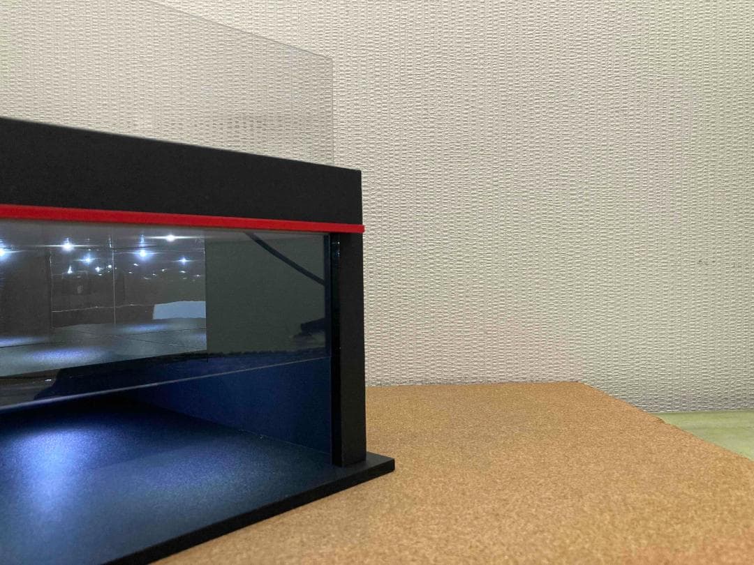 ミニカー用ジオラマ：1/43 ショールームⅢ（吹き抜けタイプ）最大展示台数18台