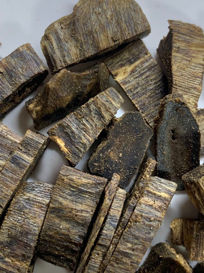 極上伽羅 沈香 香木 重さ:20.2g A-8