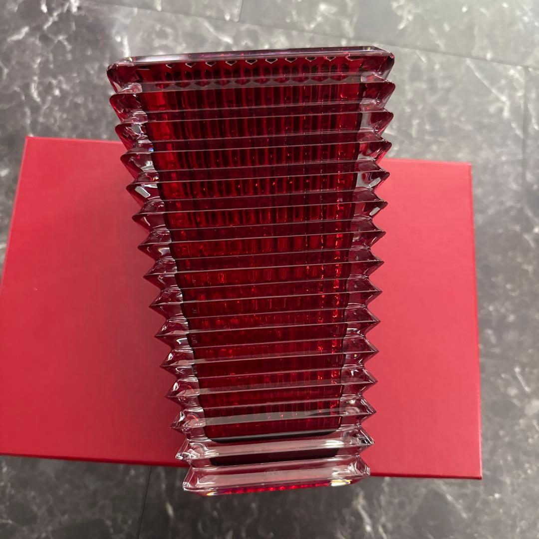 バカラ　花瓶　赤