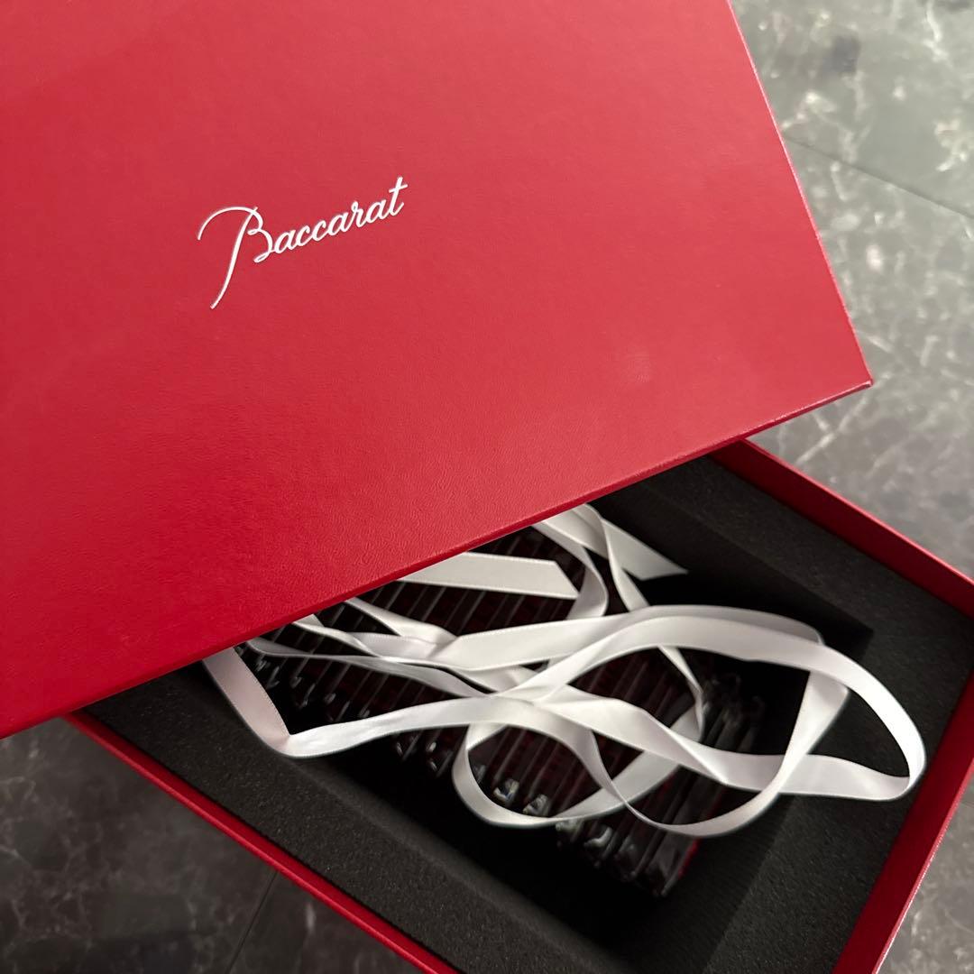 バカラ　花瓶　赤