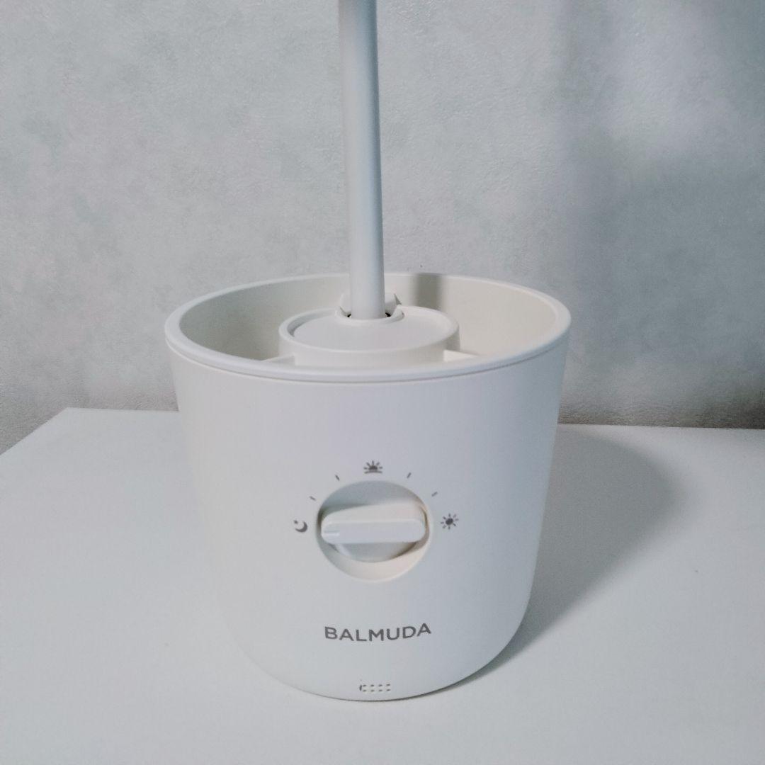 バルミューダ　デスクライト　ホワイト　 L01A-WH 655