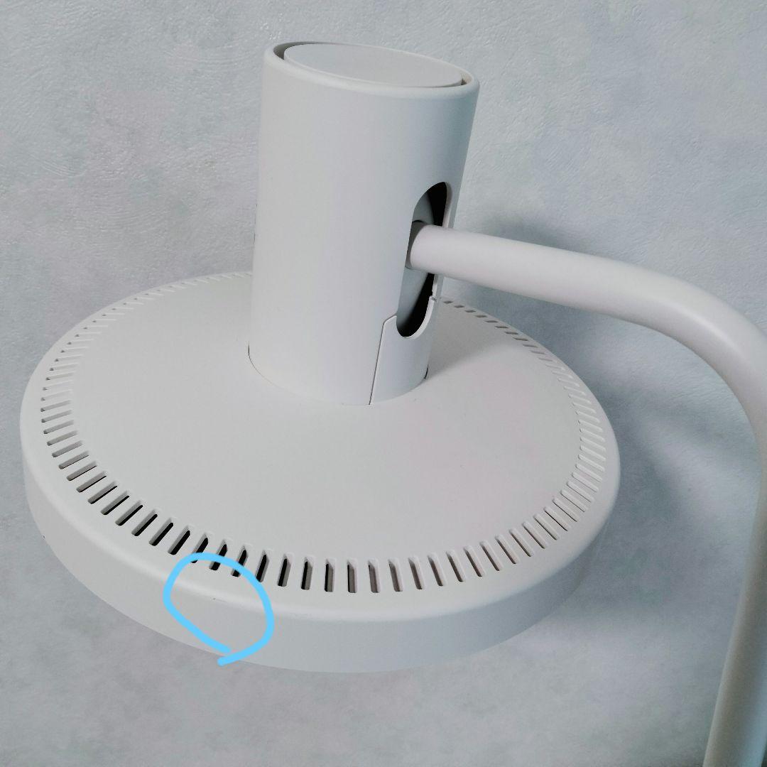 バルミューダ　デスクライト　ホワイト　 L01A-WH 655