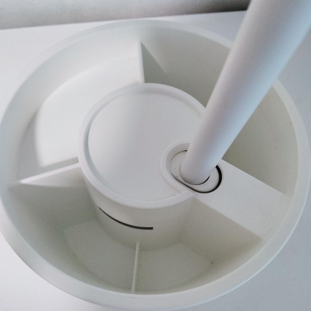 バルミューダ　デスクライト　ホワイト　 L01A-WH 655