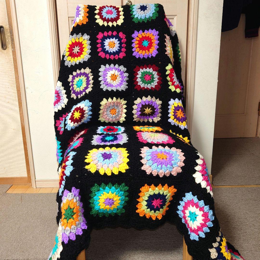 マルチカバー　グラニースクエア　モチーフ編み　ベットカバー