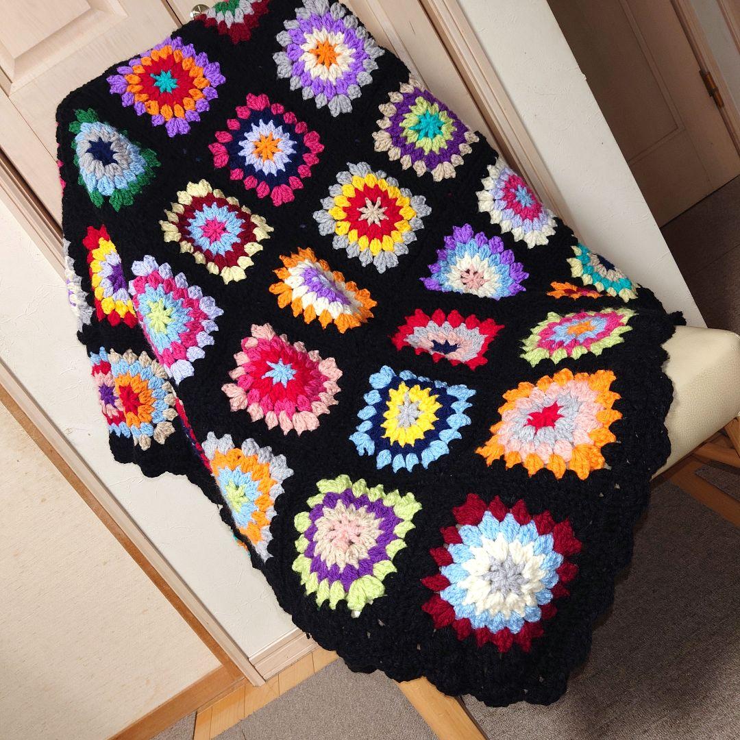 マルチカバー　グラニースクエア　モチーフ編み　ベットカバー