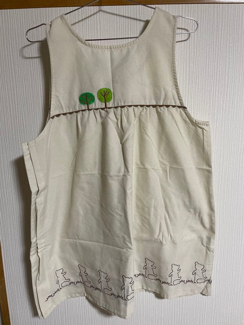 エプロン　保育士　介護士