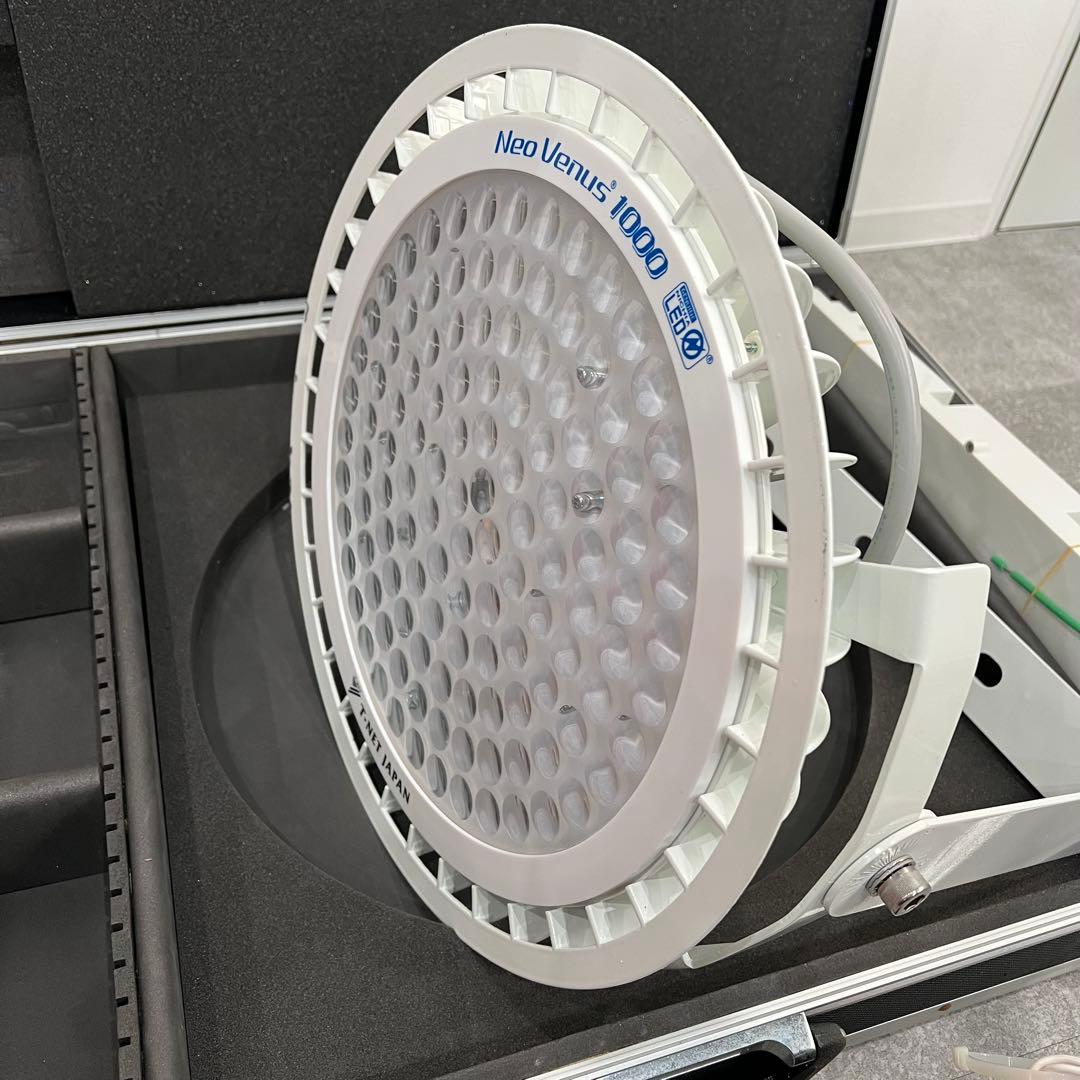 中古 Neo Venus 1000 LED 投光器 200V ケース付き