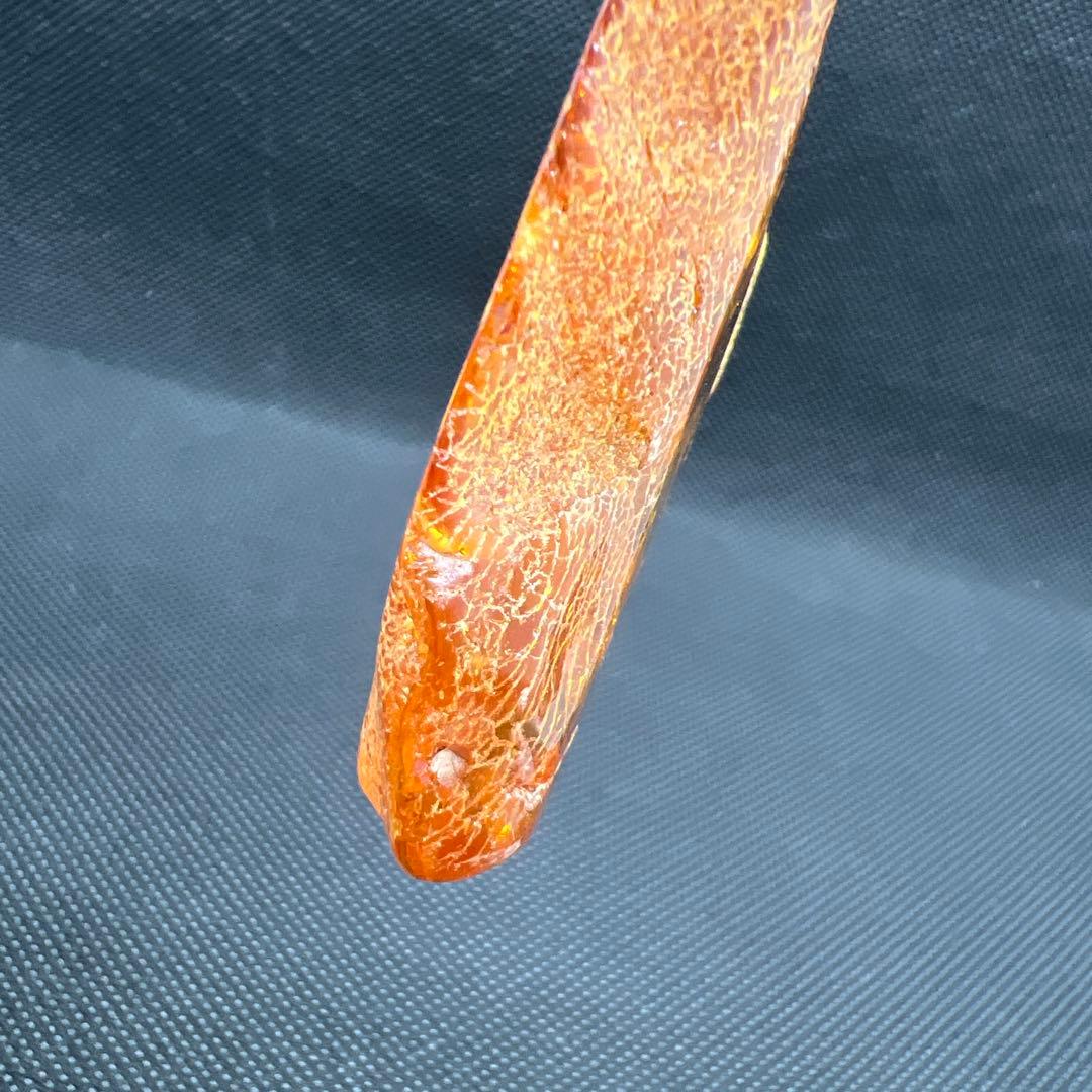 アンバー　琥珀『こはく』虫入りトップ　ペンダント本体長さ約6.5cm