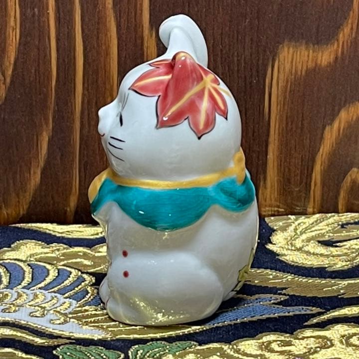 まみ◆限定品【願いが叶う】九谷焼 招き猫 右手 かえで