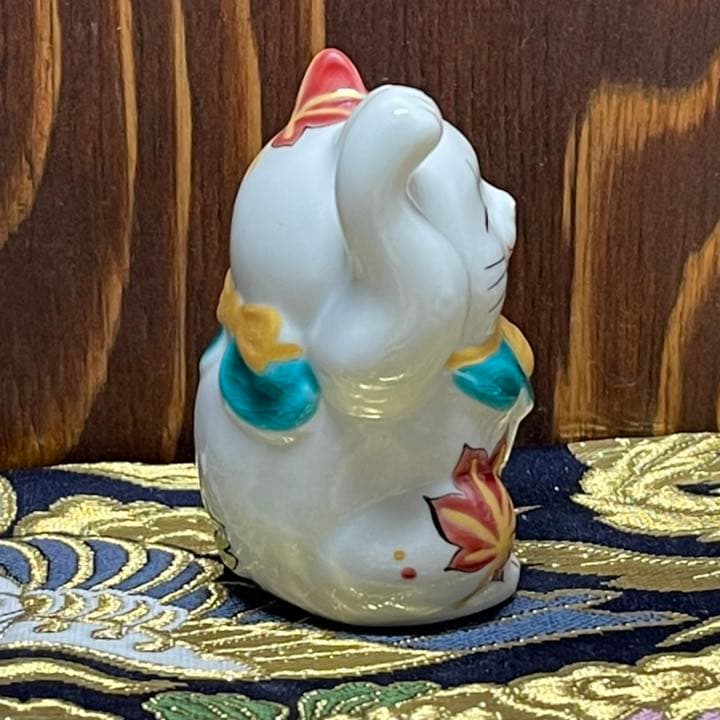 まみ◆限定品【願いが叶う】九谷焼 招き猫 右手 かえで
