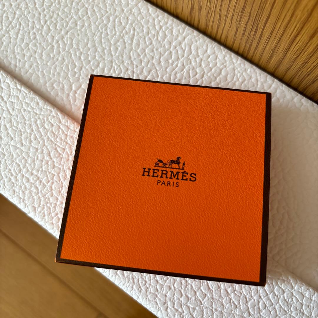 エルメス　チーク