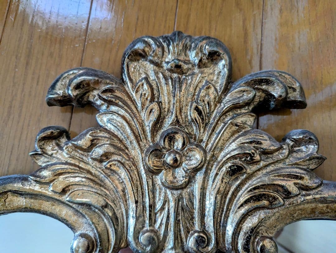 アンティーク　ゴールド壁掛けミラー