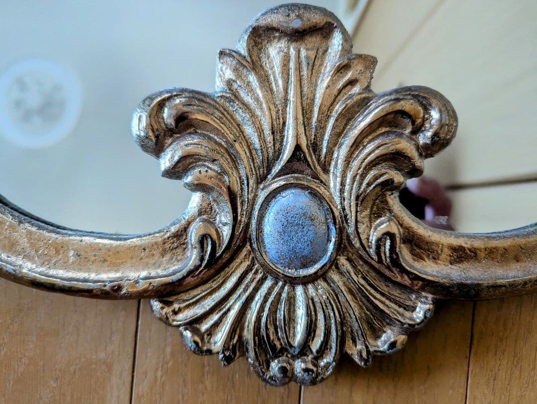 アンティーク　ゴールド壁掛けミラー