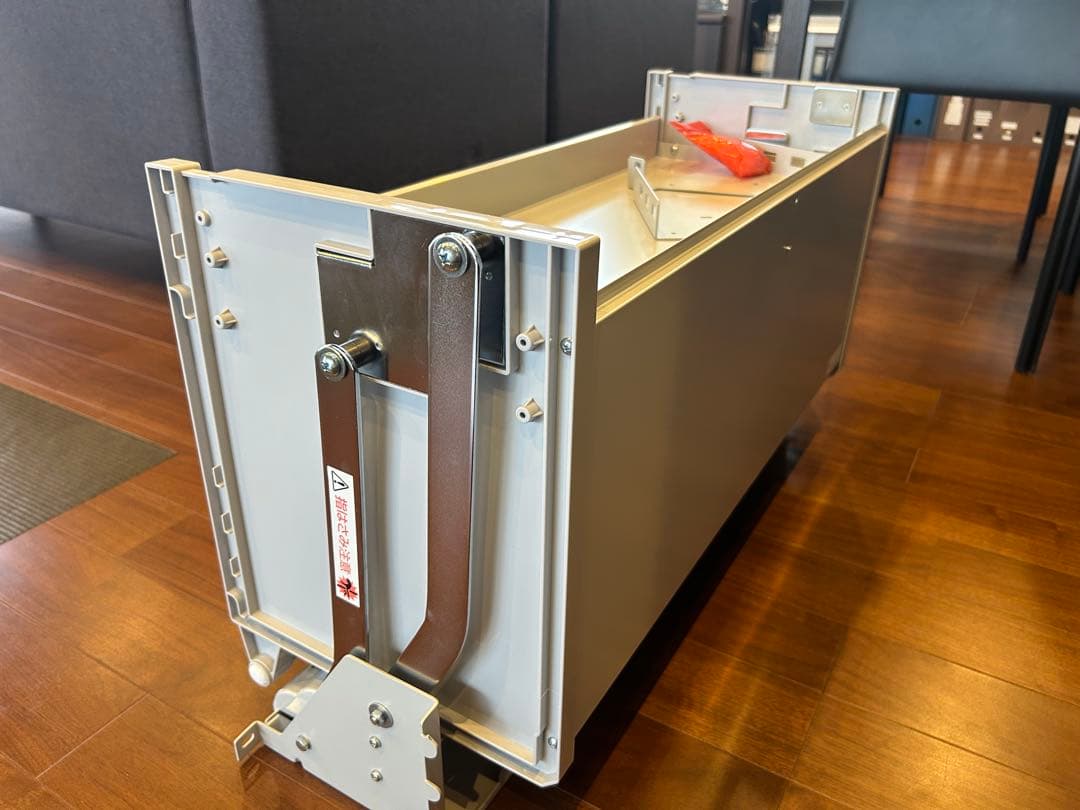 スイングダウンウォー(吊り戸棚用昇降棚)美品